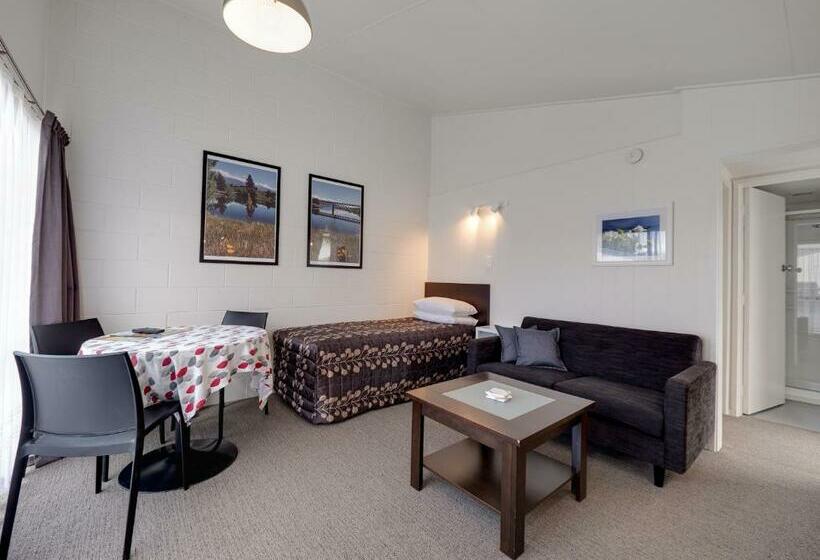 스탠다드 스튜디오, Anderson Park Motel