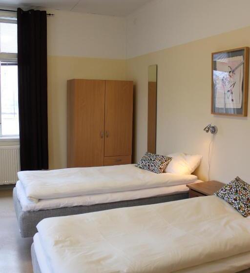 4-Bett-Standardzimmer Geteiltes Bad, Stationshusets Hotell Och Café Fd Hotell Lilla Station