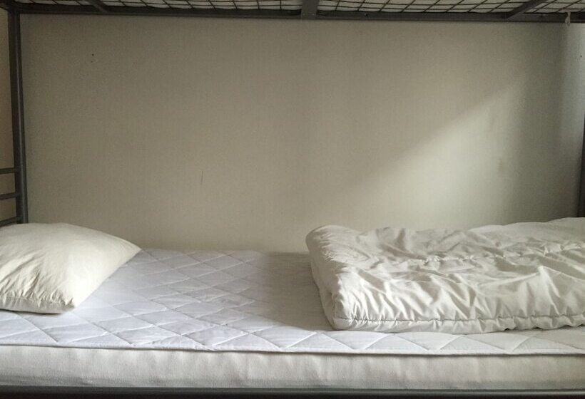 Quarto Quadruplo Estandar Banheiro Compartilhado, Linne Hostel