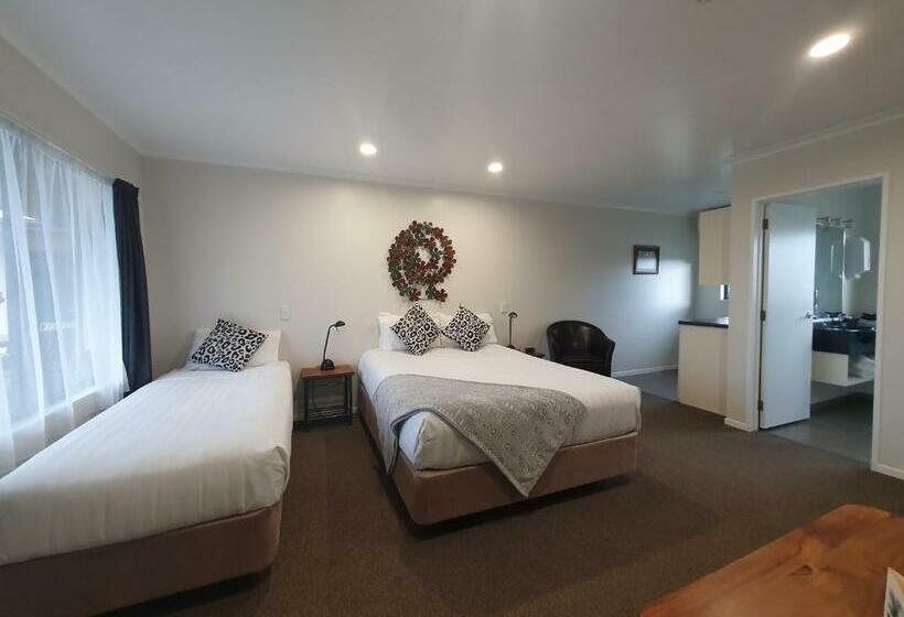 Студия Стандарт, Asure Albert Park Motor Lodge