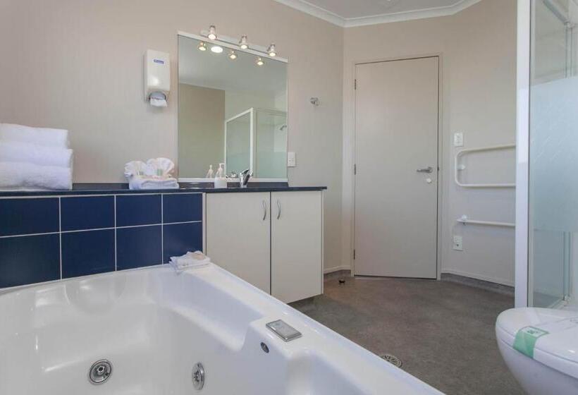 Семейные Апартаменты 3 Спальни, Asure Albert Park Motor Lodge