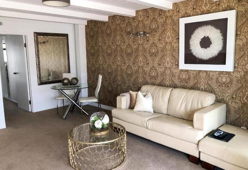 Люкс Повышенной Комфортности, Orewa Beachcomber