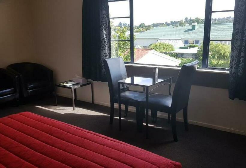 Студия Стандарт, Palm Court Motel
