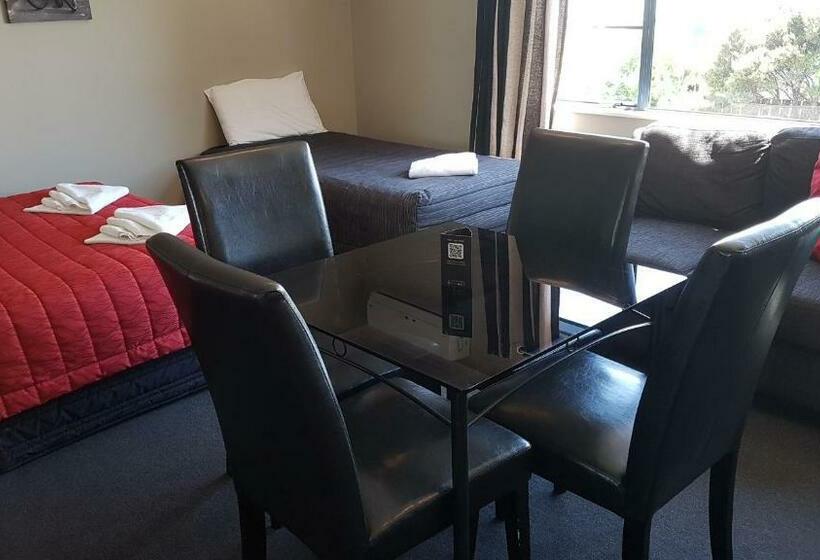 Апартаменты 1 Спальня, Palm Court Motel