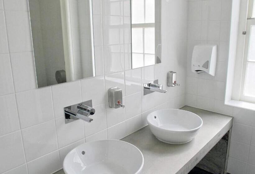 带共用浴室的标准房间, Azores Youth Hostels   Sao Miguel