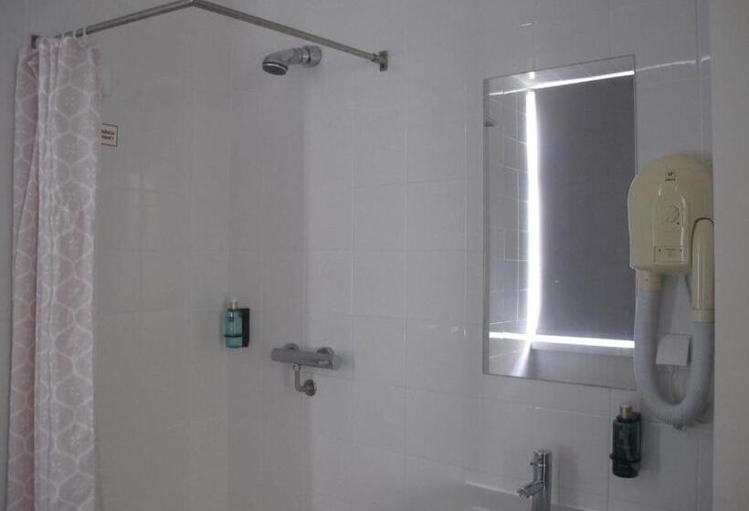 اتاق استاندارد سه نفره, Azores Youth Hostels   Sao Miguel