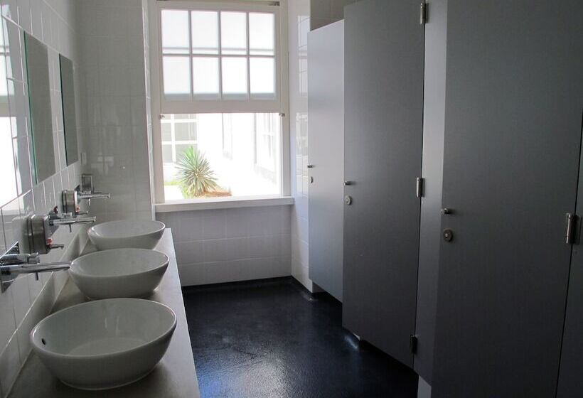 带共用浴室的标准房间, Azores Youth Hostels   Sao Miguel