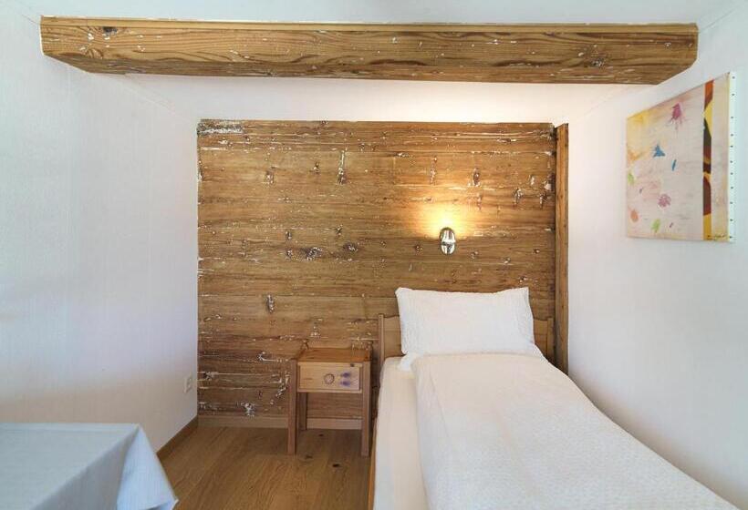 اتاق استاندارد یک نفره, Alpenheim
