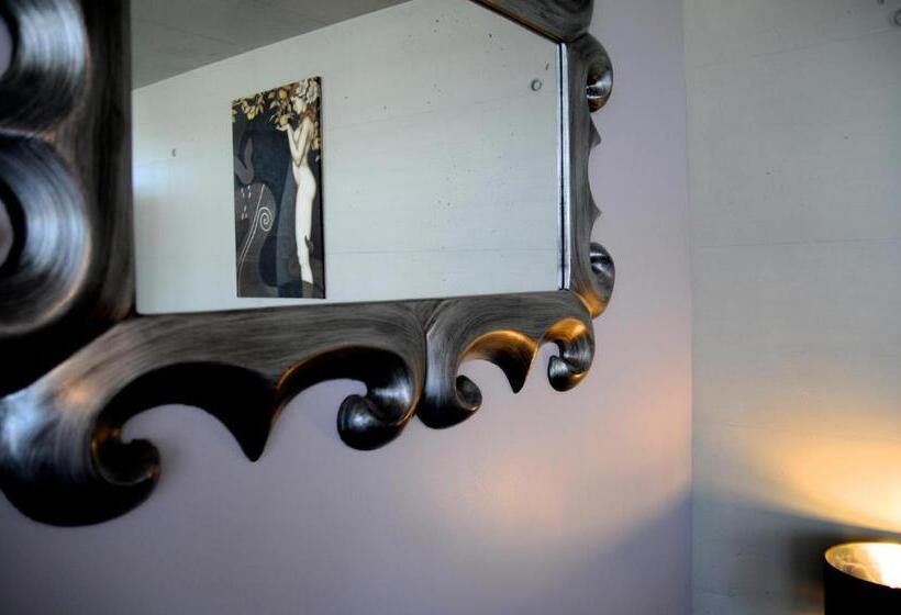 سوییت لوکس, Morat Gaste Zimmer