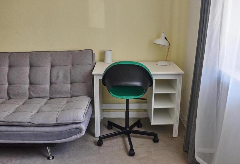Студия Стандарт, Ljmonade Hostel