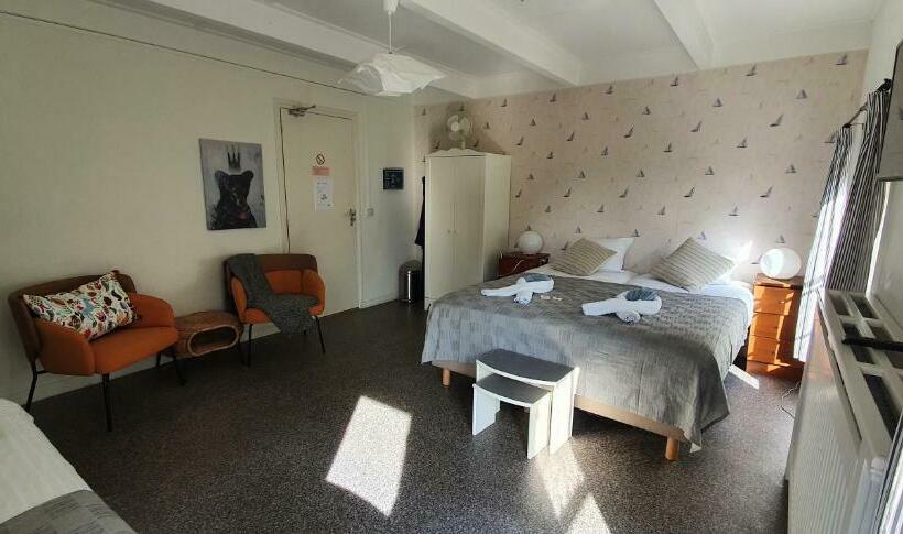 이코노미 트리플 룸, B&b Blauwestadhoeve