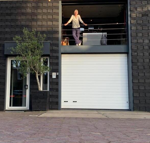 חדר קומפורט לשלושה, B&b Habitat