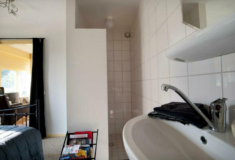 标准间, Bed & Breakfast  Op 7