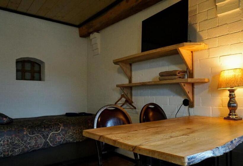 스탠다드 스튜디오, Hostel Kersenhof