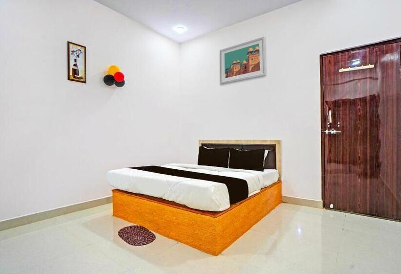 Трехместный Номер Классика, Oyo Hotel Silk