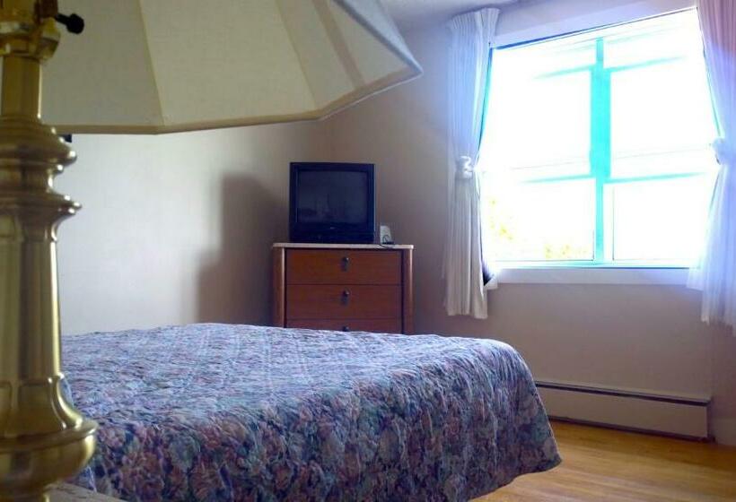 Family Suite, Admiral's Quay Motel & Suites