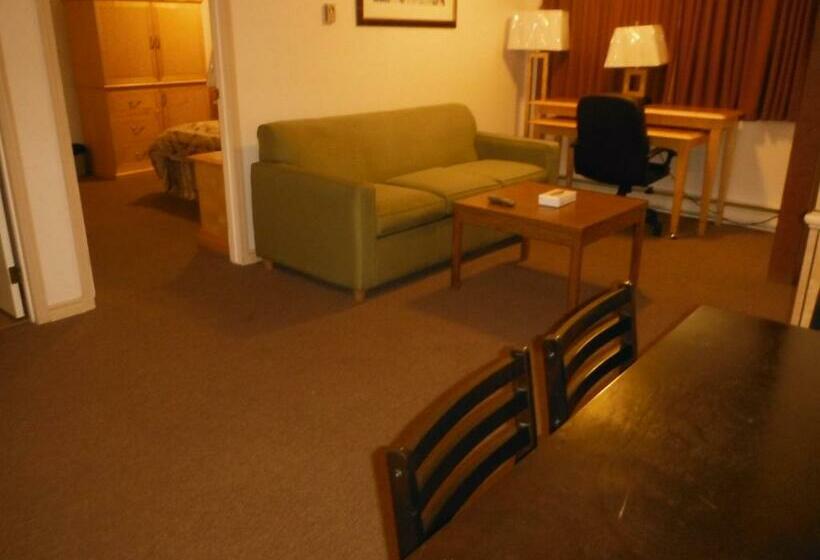 Люкс, Tumbler Ridge Inn