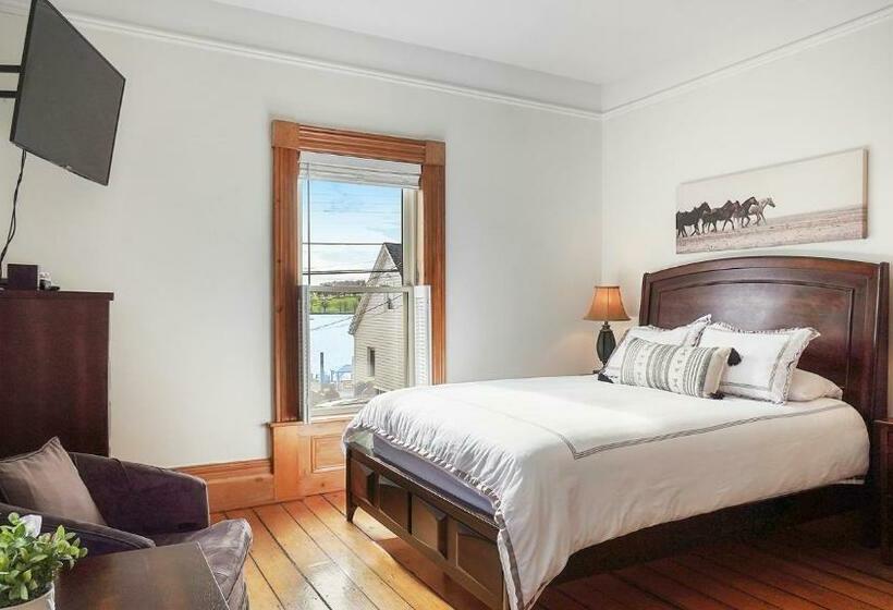 Quarto Superior Cama Queen, Sail Inn Lunenburg