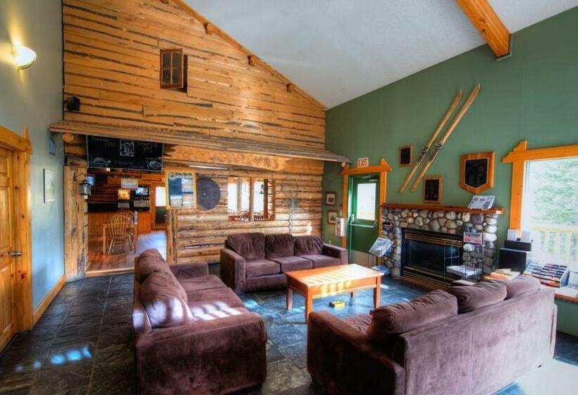 공용 욕실 구비 공동 객실 내의 침대, Hi Banff Alpine Centre   Hostel