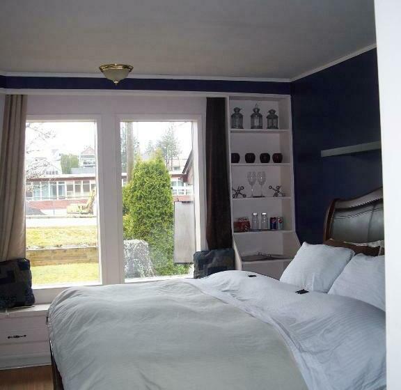 Deluxe Suite King Bed, Tall Trees Bed & Breakfast