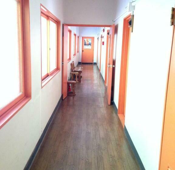 스탠다드 4인용 룸 공용 욕실, Amanohashidate Youth Hostel