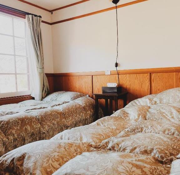 Номер Стандарт Трехместный, Hakuba Pension & Log Hotel Meteor