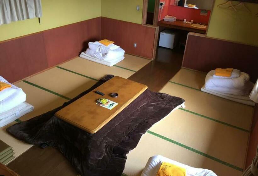 Семейный Номер, Kuju Kogen Cottage