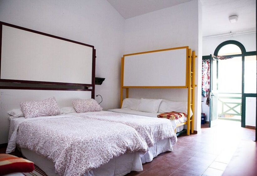 Четырехместный Номер Стандарт, Hostel Layos, Toledo