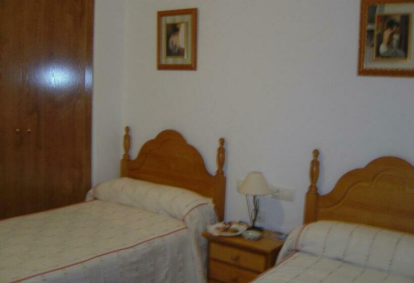 Номер Стандарт, Hostal D´ernes