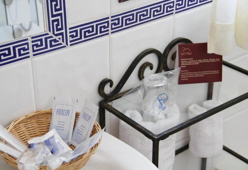 חדר סטנדרט לשלושה, Sierra De Ubrique