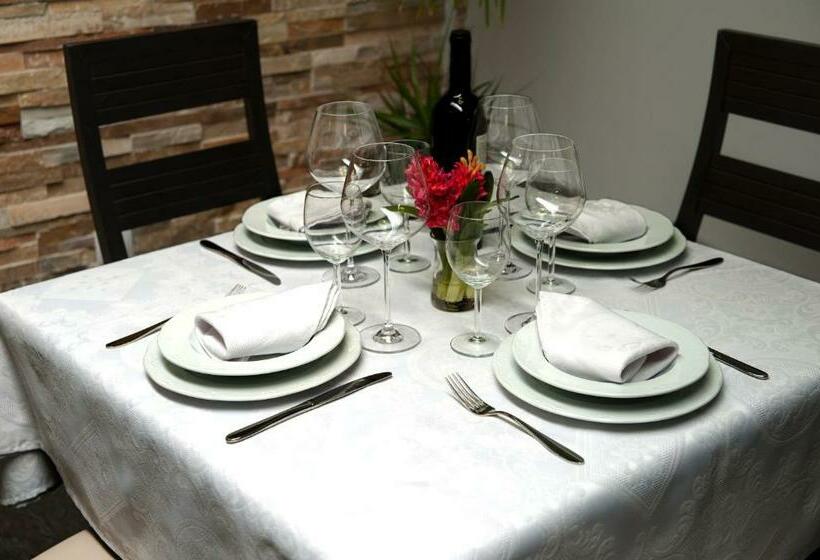 اتاق استاندارد, Visit