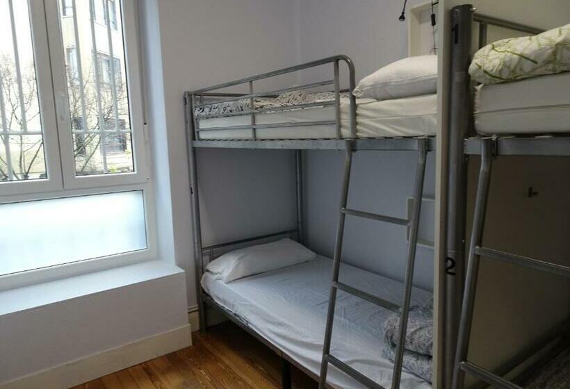 Кровать в Общей Комнате, Aloha Hostel