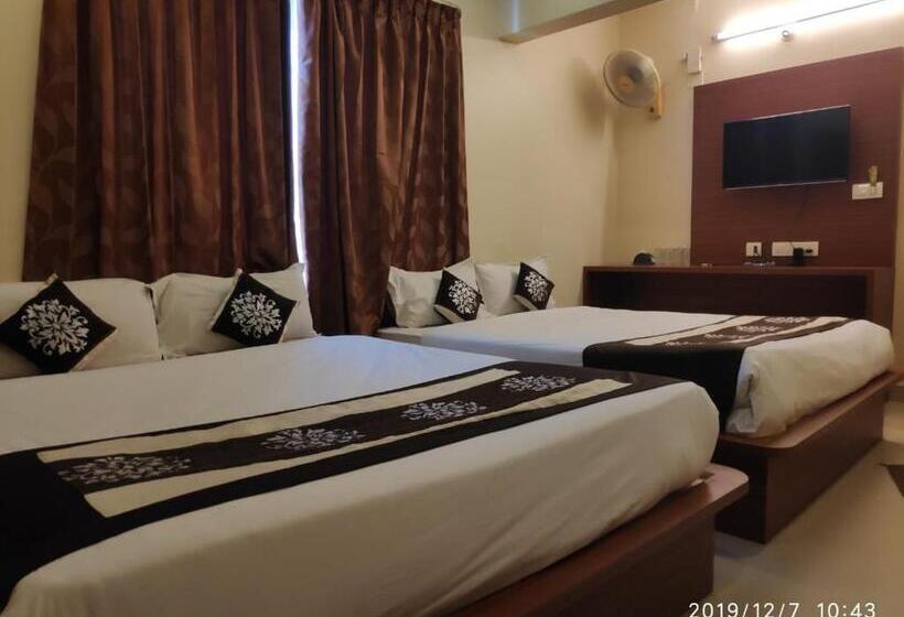 Четырехместный Номер Стандарт, The Grand Inn Mysore