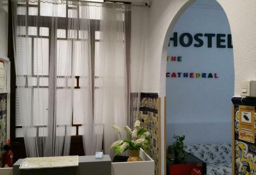 스탠다드 룸 공동 욕실, The Cathedral Hostel