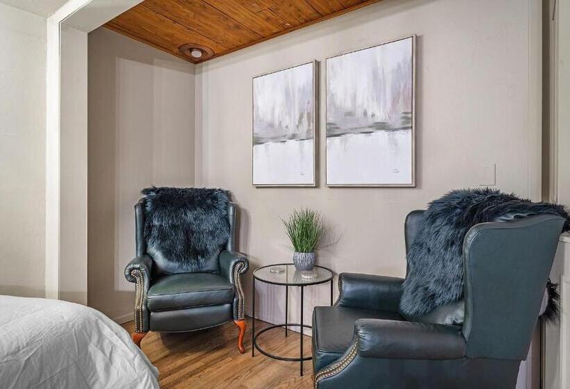 스위트, Black Forest Inn Bed & Breakfast