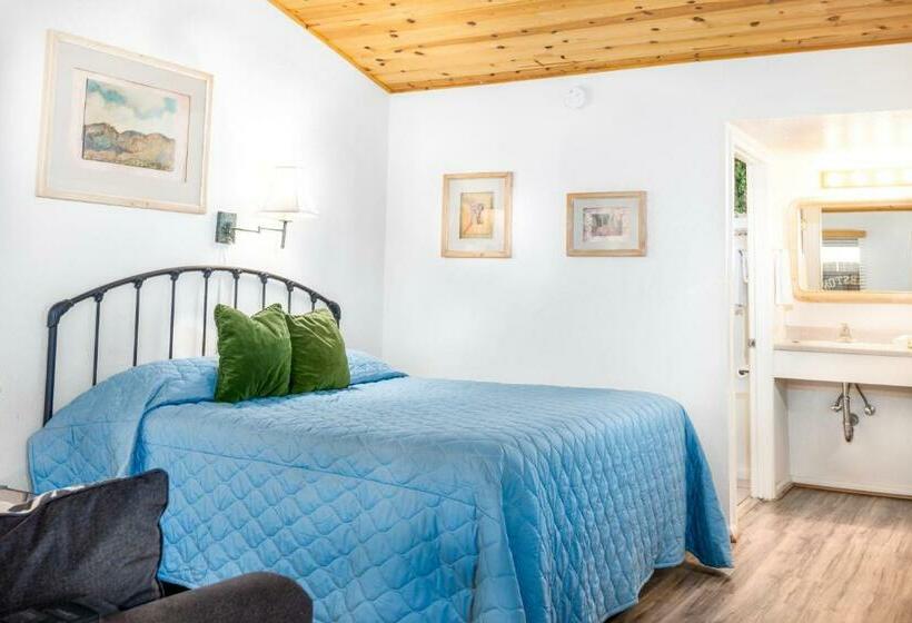 Стандартный Номер Кровать Кинг, Larian Motel