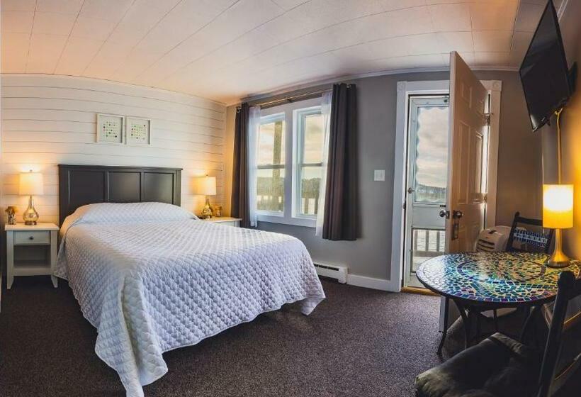 스탠다드 룸 더블 침대 2개, Bearskin Neck Motor Lodge