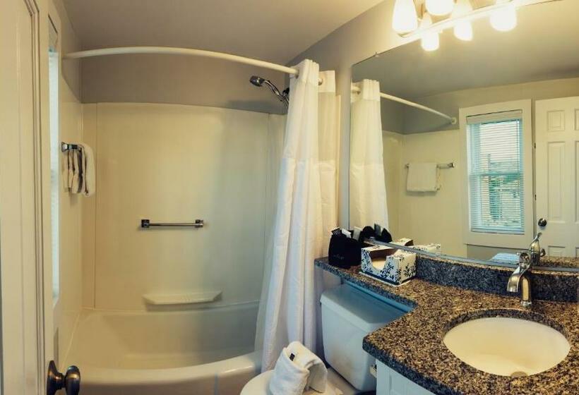 스탠다드 룸 더블 침대 2개, Bearskin Neck Motor Lodge