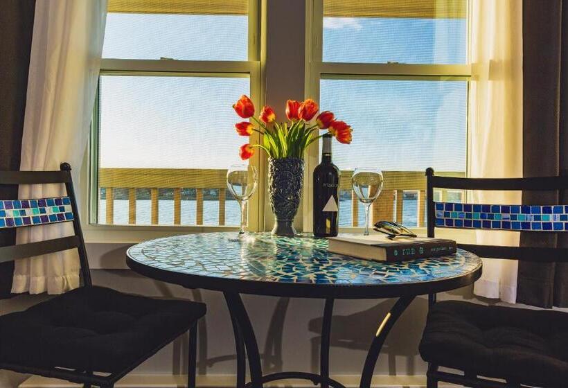 스탠다드 룸 킹사이즈 침대, Bearskin Neck Motor Lodge