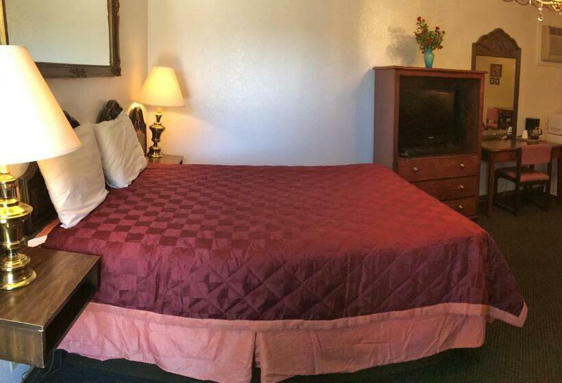 스탠다드 룸 더블 침대 2개, Crystal Palace Inn Brownfield