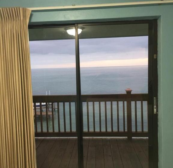 Дом 2 Спальни, Edgewater Lodge