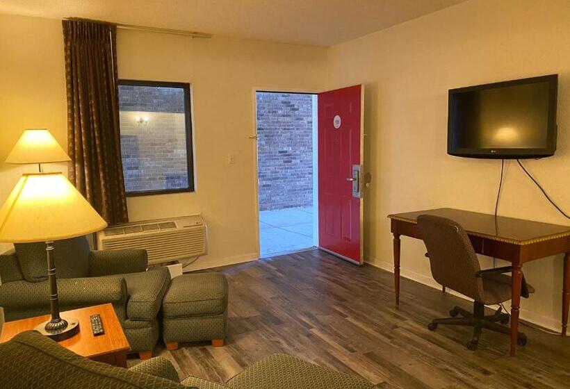 Люкс 2 Спальни, Traveler's Place Inn & Suites