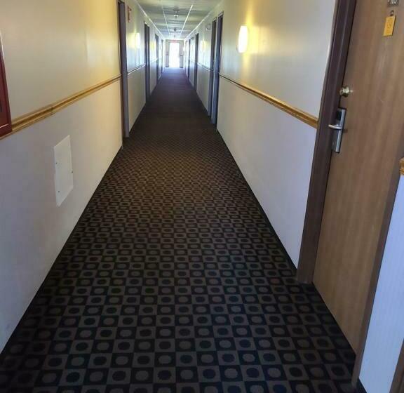Номер Стандарт, Budgetel Inn & Suites
