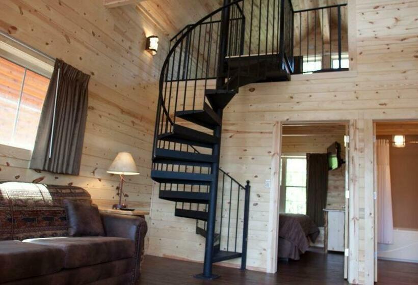 Family Suite, Cabins Of Mackinac & Lodge