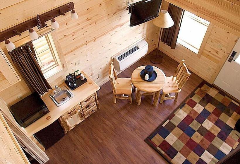 Хижина, Cabins Of Mackinac & Lodge