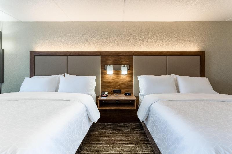 장애인을 위한 스위트, Holiday Inn Express & Suites Cedar Falls   Waterloo, An Ihg