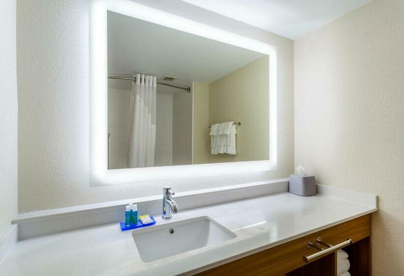Suíte para Deficientes Físicos, Holiday Inn Express & Suites Cedar Falls   Waterloo, An Ihg