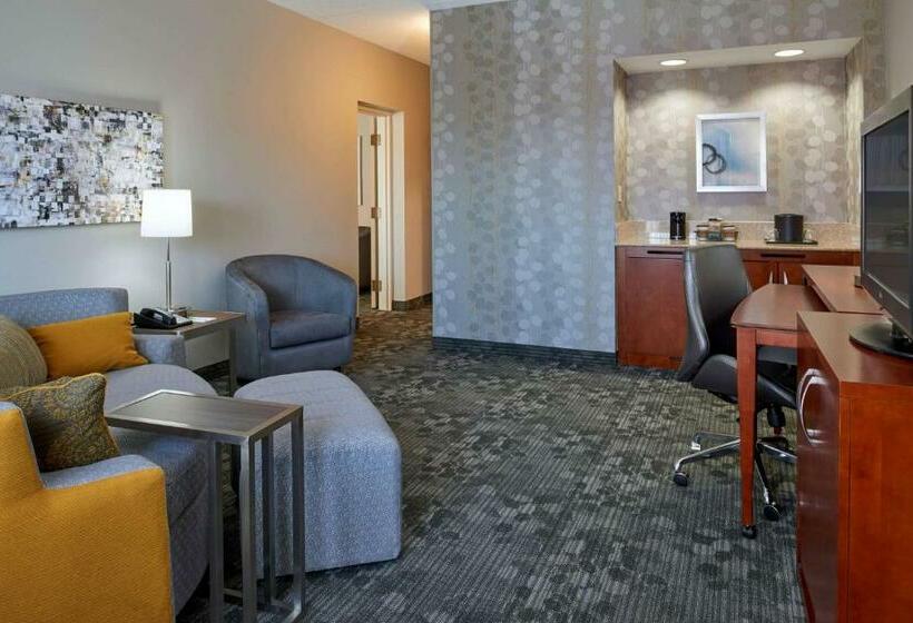 מיטת קינג בסוויטה, Sonesta Select Indianapolis Carmel