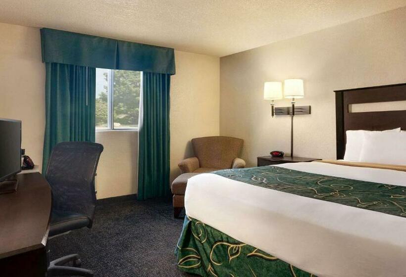 Стандартный Номер Кровать Кинг, Travelodge By Wyndham Jefferson City