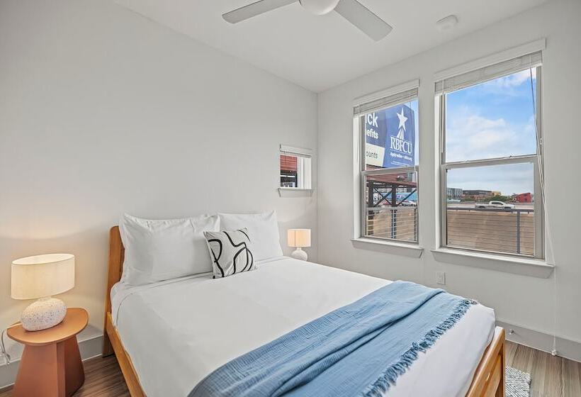 דירת חדר פרמיום, Placemakr Downtown Austin